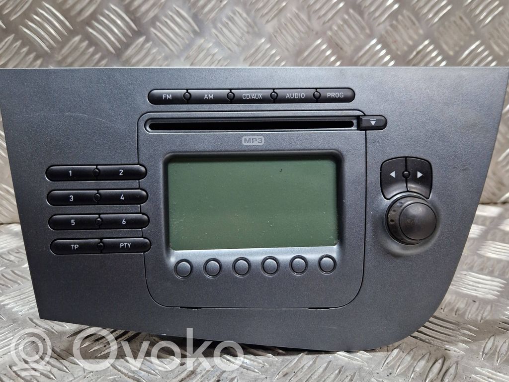 Seat Leon (1P) Panel / Radioodtwarzacz CD/DVD/GPS 