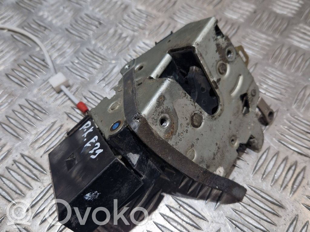 BMW 5 E39 Priekšpusē slēdzene 
