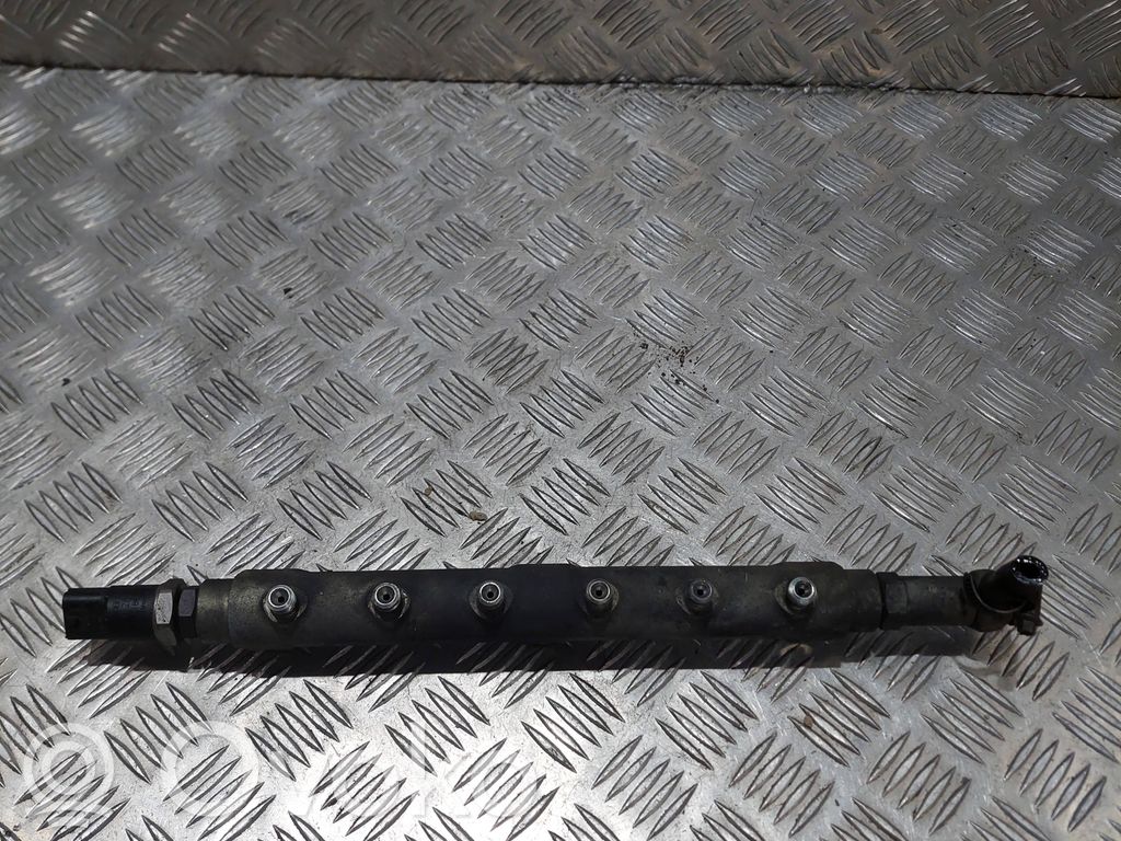 Volvo V70 Fuel main line pipe 