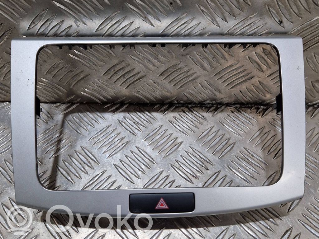 Volkswagen PASSAT B7 Rămă unitate radio/GPS 