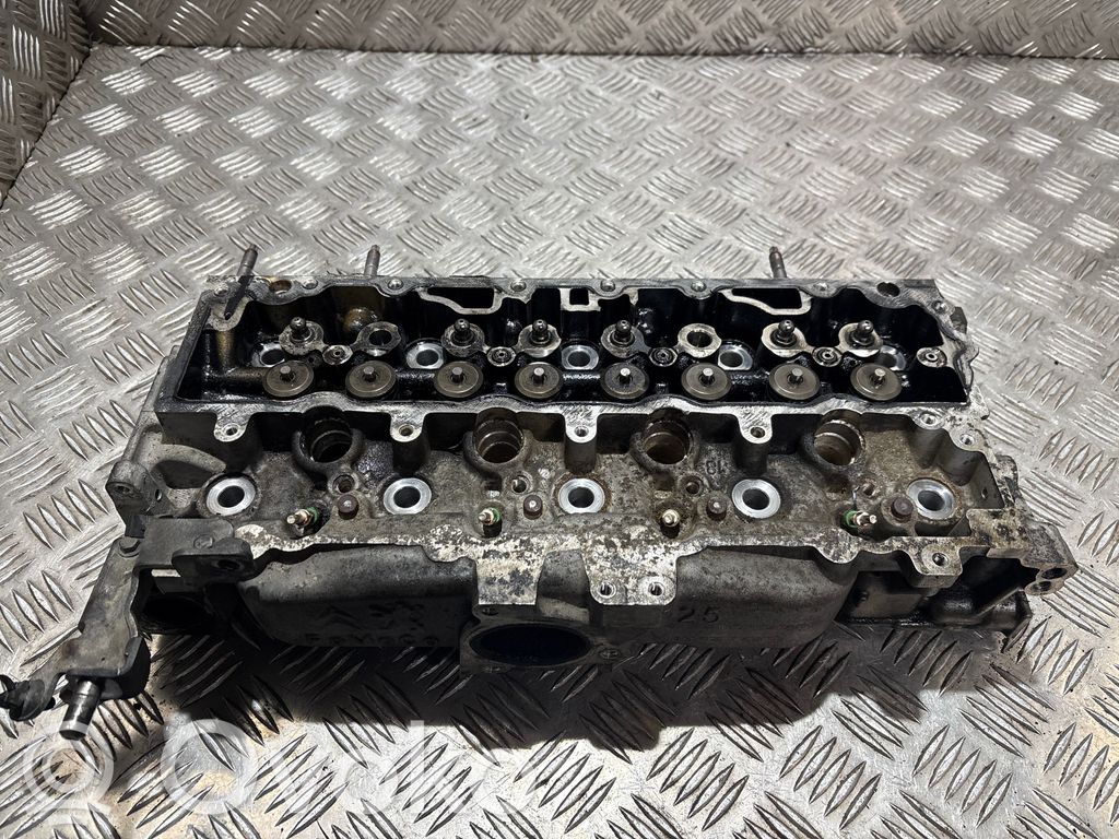 Peugeot 2008 I Engine head 
