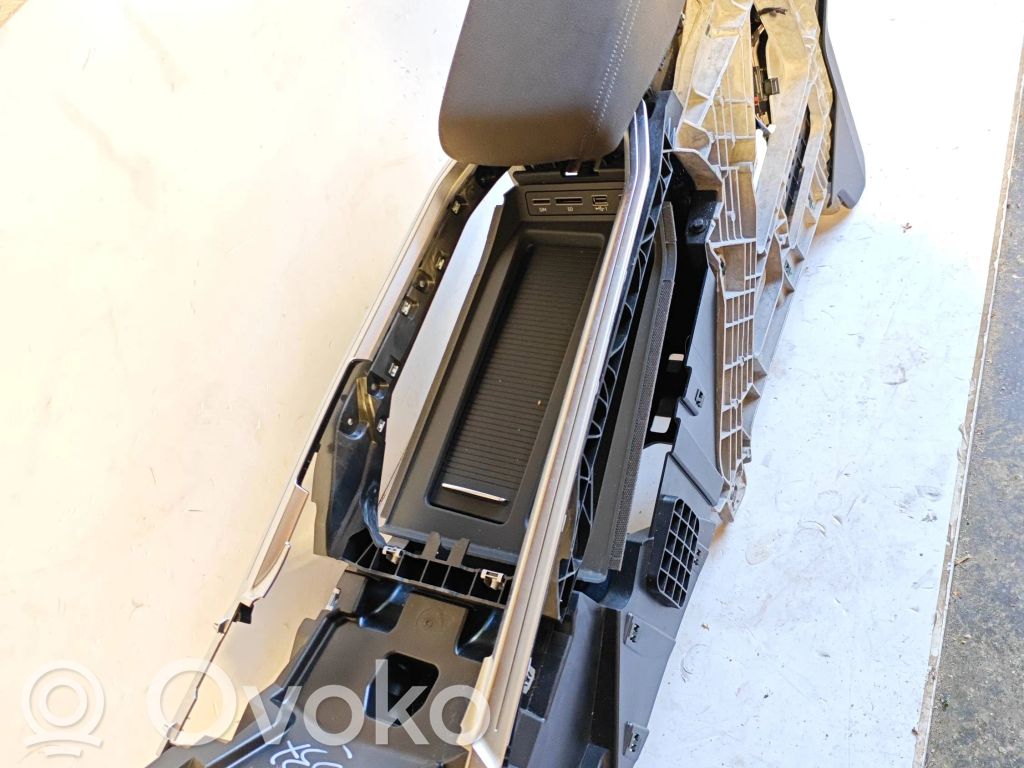 Audi e-tron Center console 