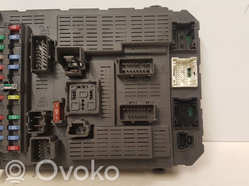Citroen C8 Mukavuusmoduuli 
