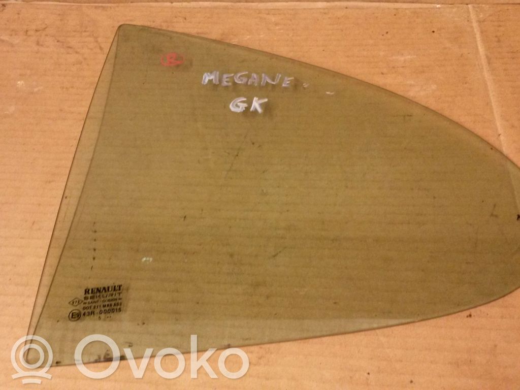 Ventanilla de ventilación de la puerta trasera