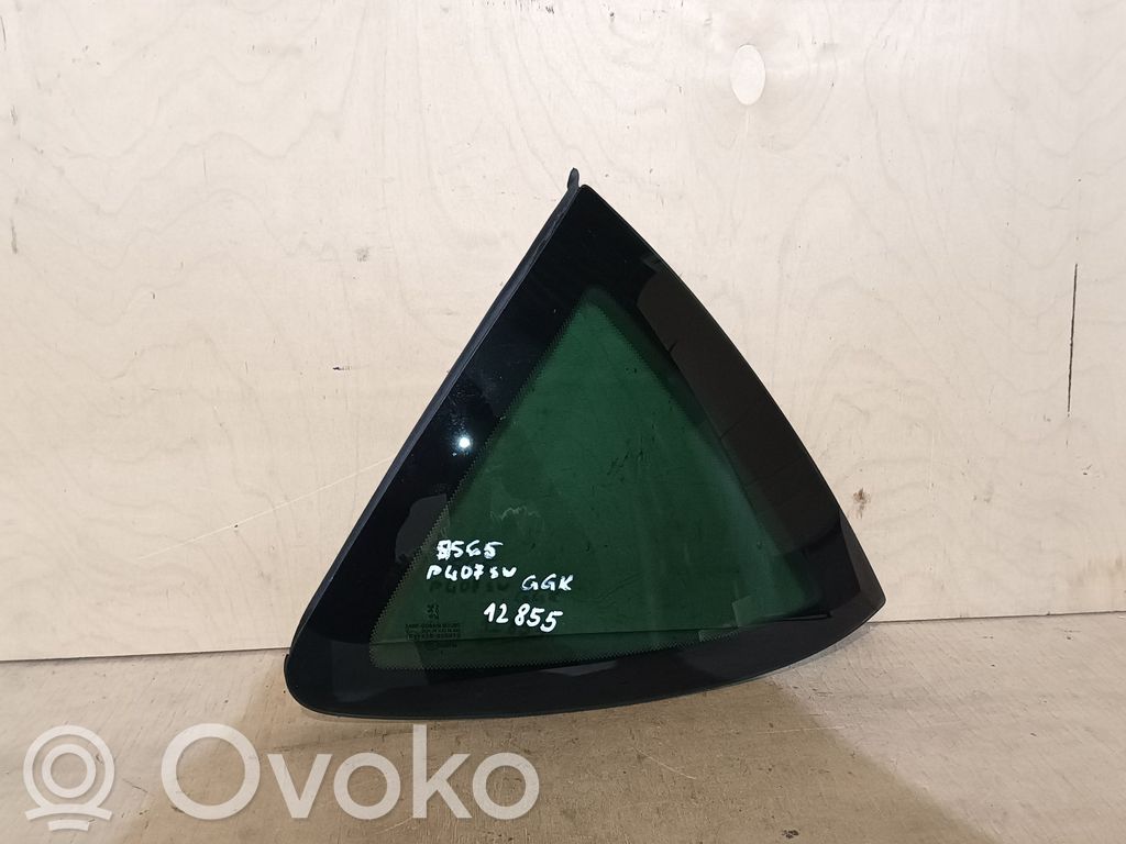 Peugeot 407 Szyba karoseryjna tylna 