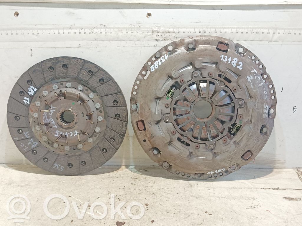 Sankabos komplektas   F3712,D240,124049910,24504,324066810,B3000