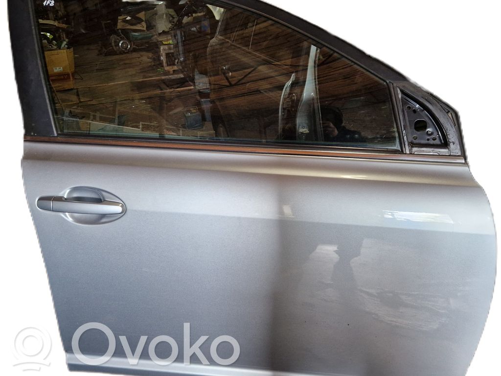 Toyota Avensis T250 Etuovi 