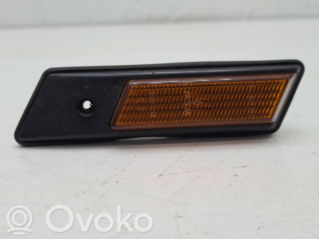BMW 3 E36 Front fender indicator light 