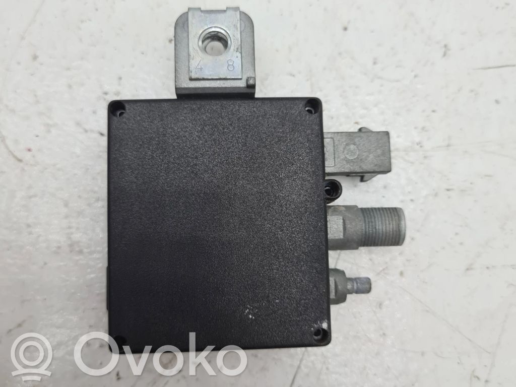 BMW 3 E36 Antenna control unit 