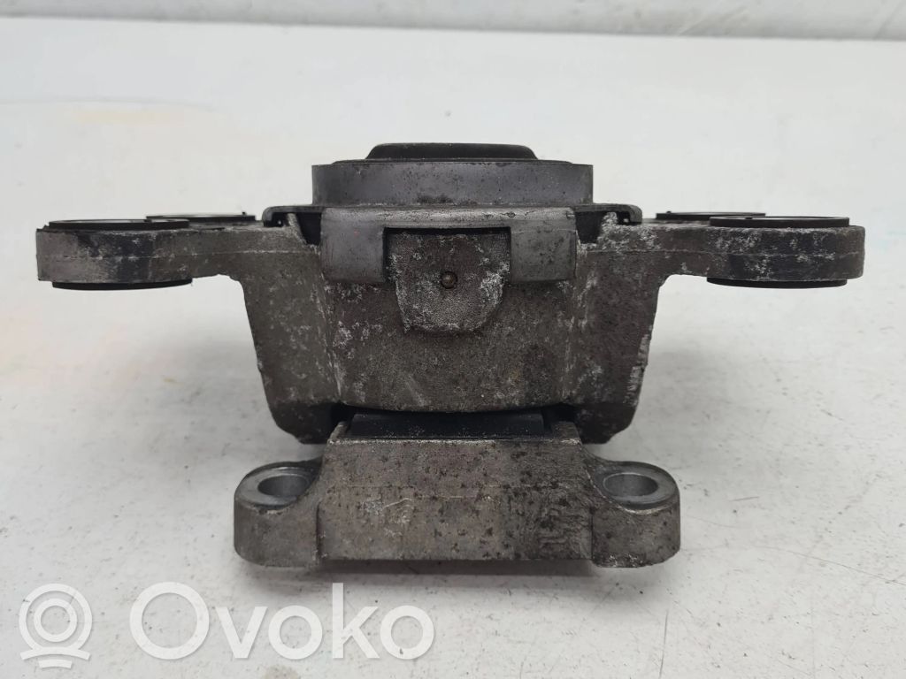 Volvo S80 Engine mount bracket 