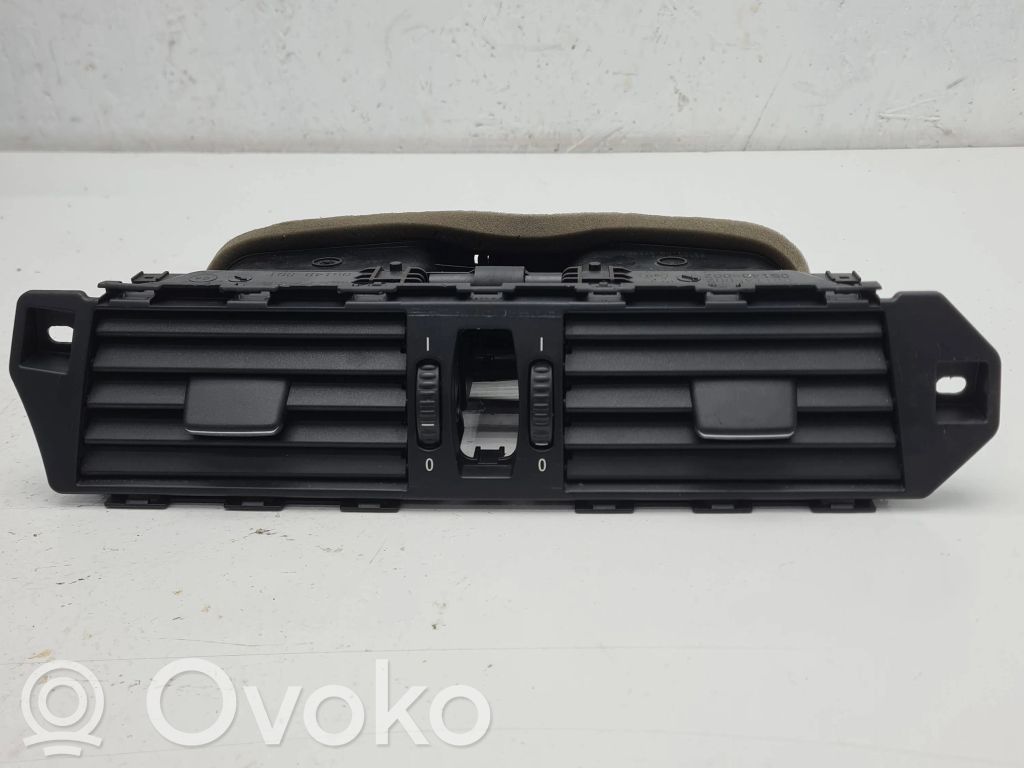 BMW 5 E60 E61 Centrinės oro grotelės 