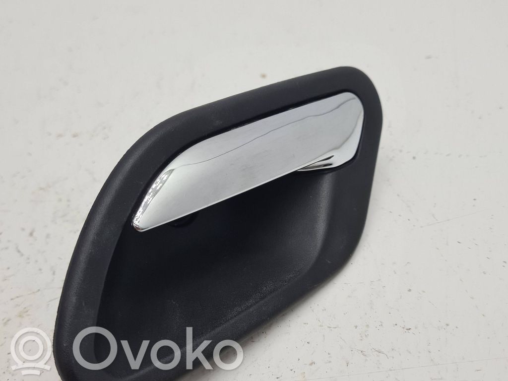 Front door interior handle   7032925