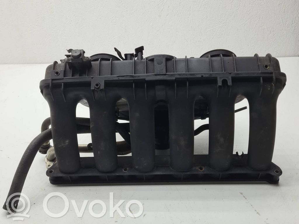 BMW 5 E60 E61 Kolektor ssący 