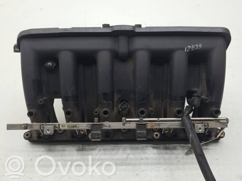 BMW 5 E39 Intake manifold 