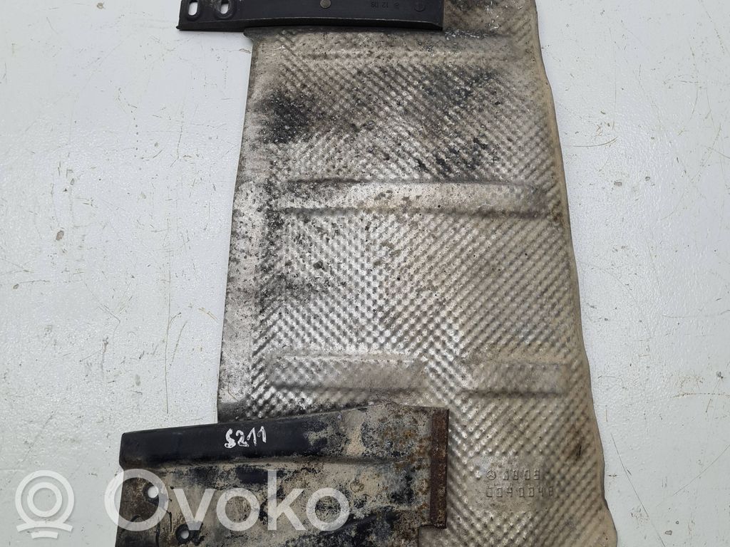 Mercedes-Benz E W211 Kita variklio skyriaus detalė 