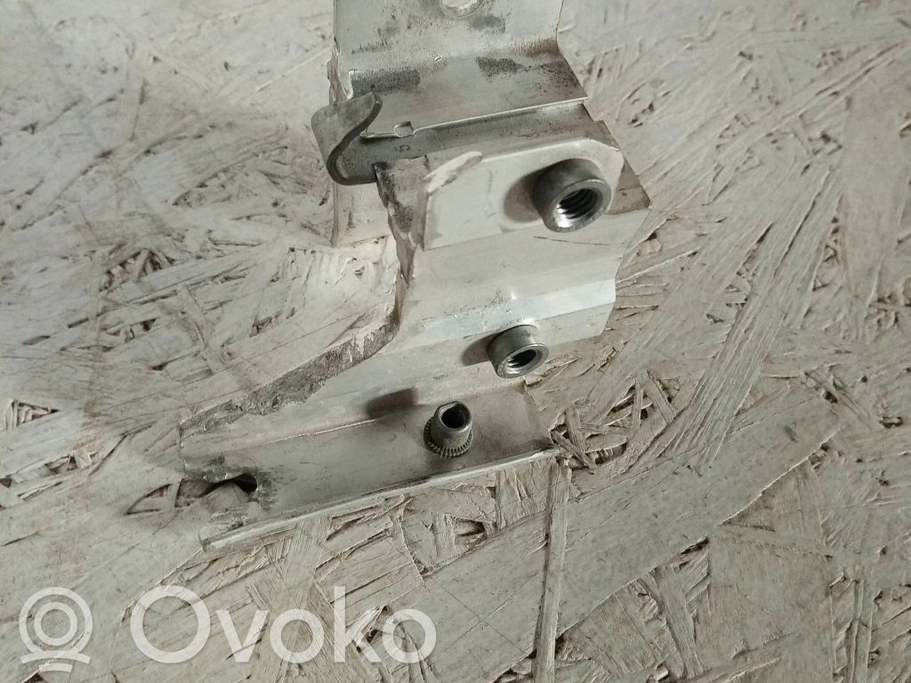 BMW 2 F22 F23 Radiatora (-u) turētājs / kronšteins 
