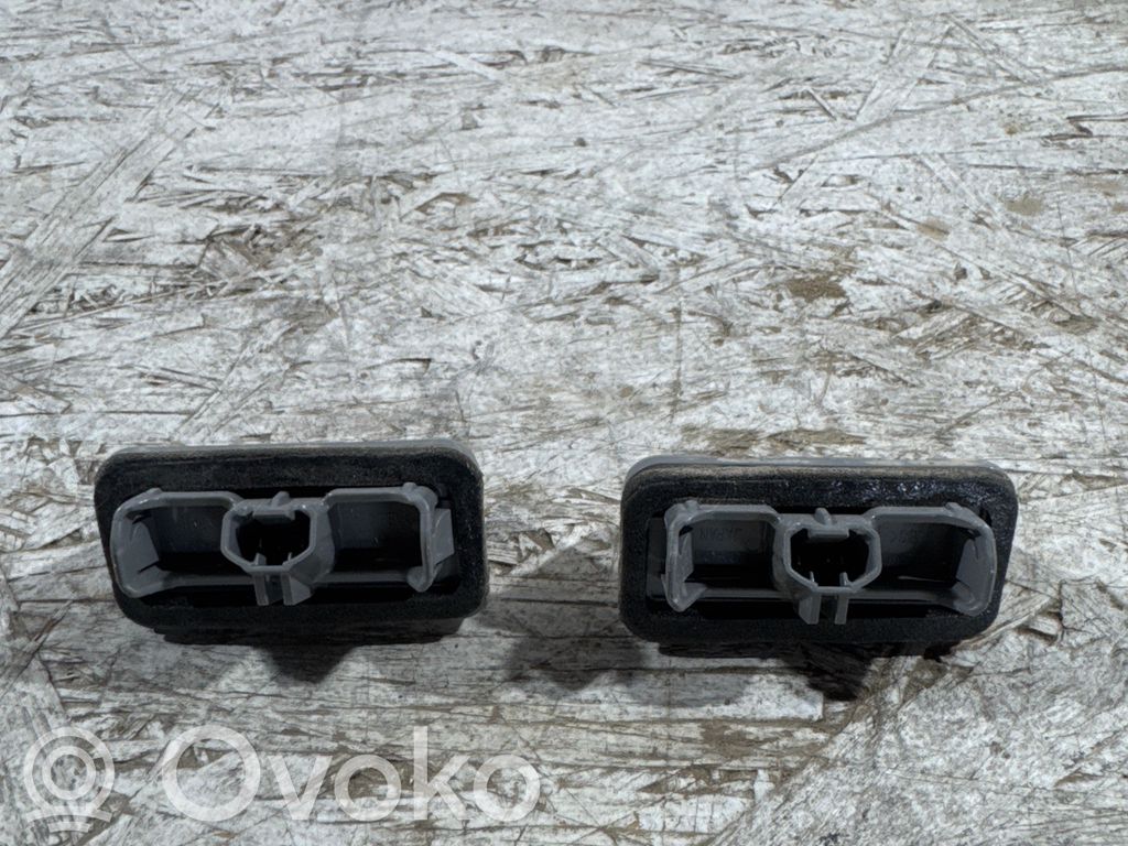 Toyota RAV 4 (XA50) Освещение номера 