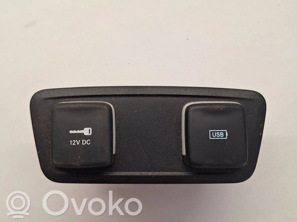 Chrysler Pacifica USB control unit 