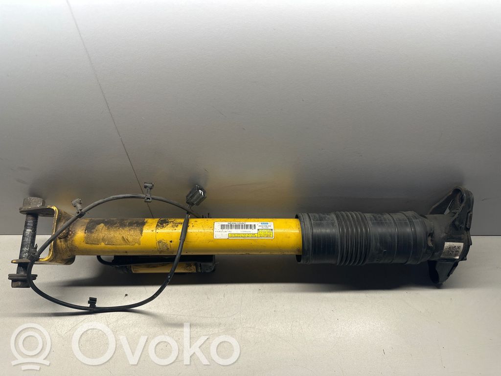 Takaiskunvaimennin   68306120AC,F4BE5L367W2,172690260