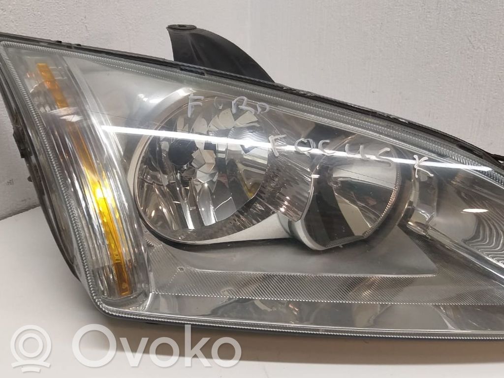 Ford Focus Headlight/headlamp 
