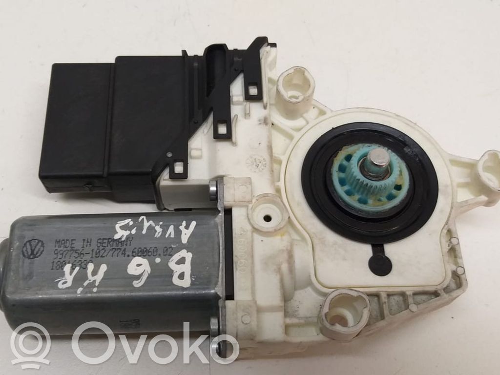 Volkswagen PASSAT B6 Takaoven ikkunan nostomoottori 