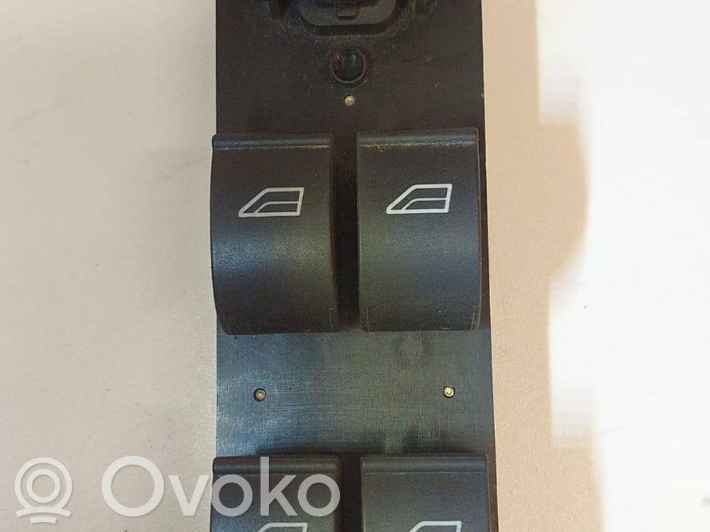 Ford Focus Electric window control switch 