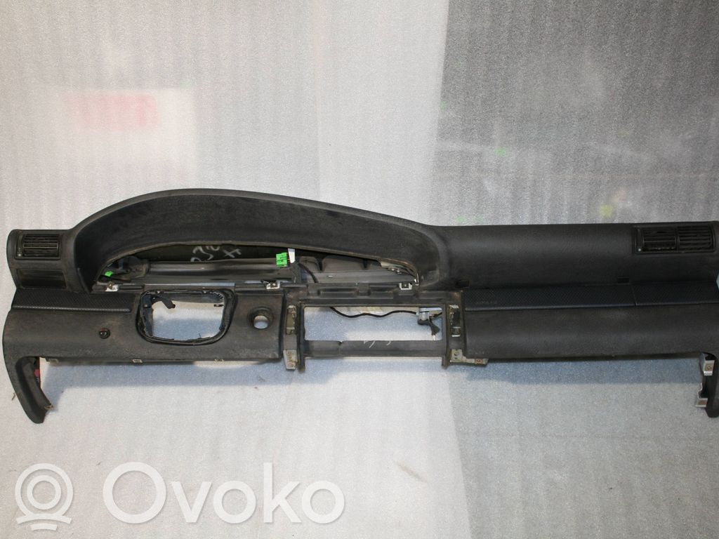 Deska rozdzielcza   4A1864079,411857041