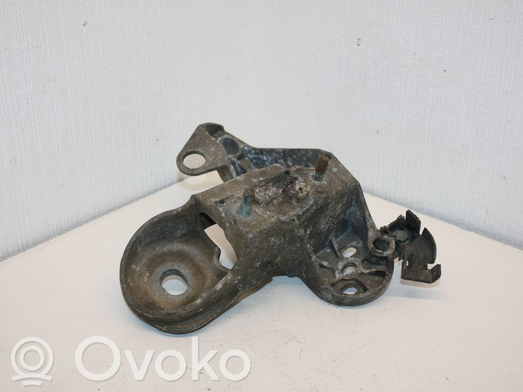 Audi A6 S6 C5 4B Engine mounting bracket 