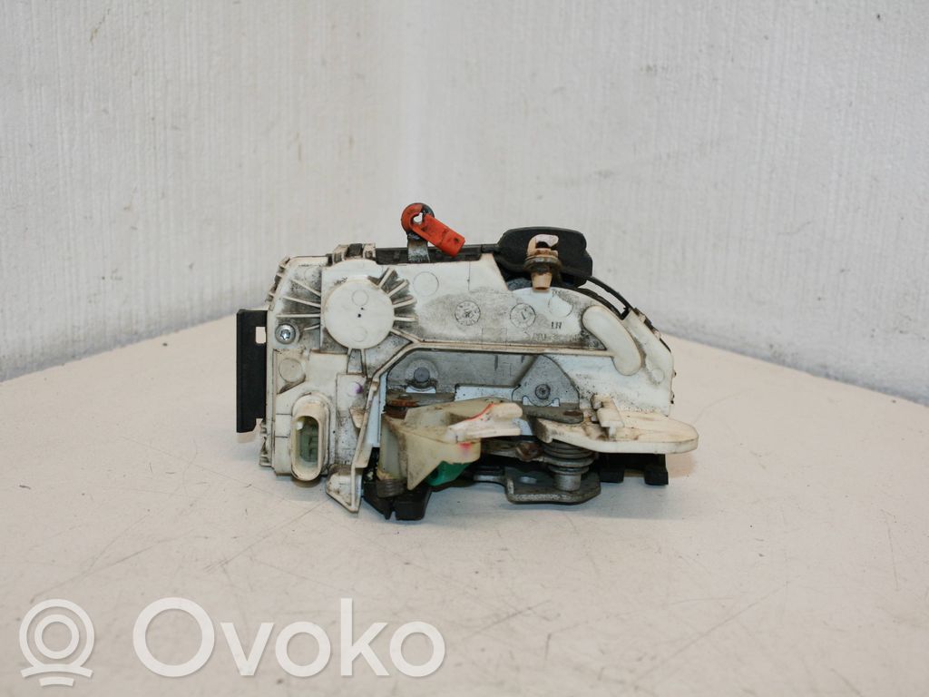 Dodge Caliber Priekinė durų spyna 