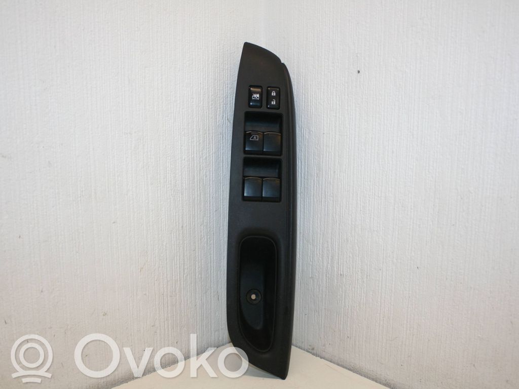 Electric window control switch   809613AR0A