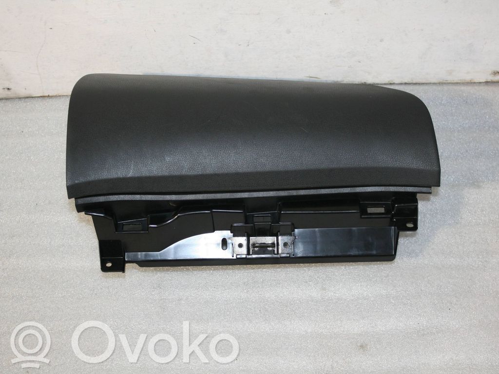 Nissan Note (E12) Mantu nodalījums 