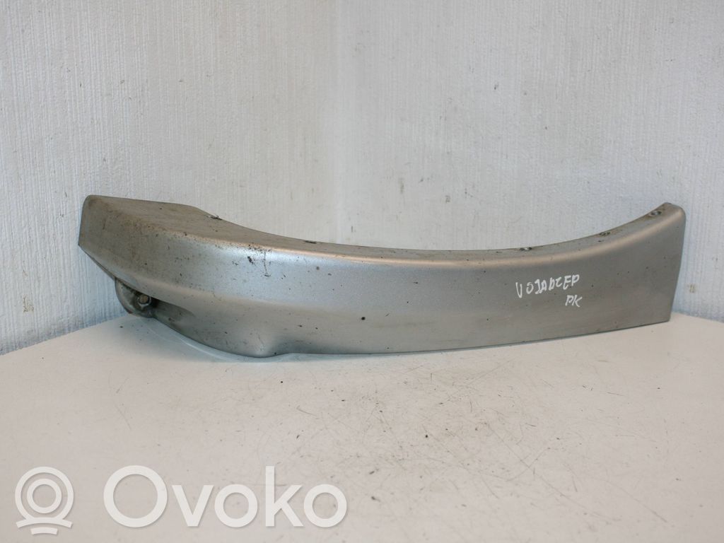 Chrysler Voyager Chlapacze przednie 