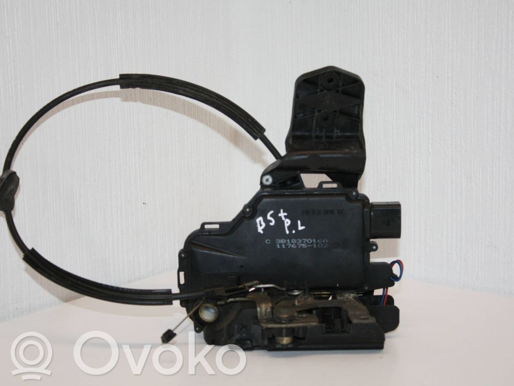 Volkswagen PASSAT B5.5 Zamek drzwi przednich 