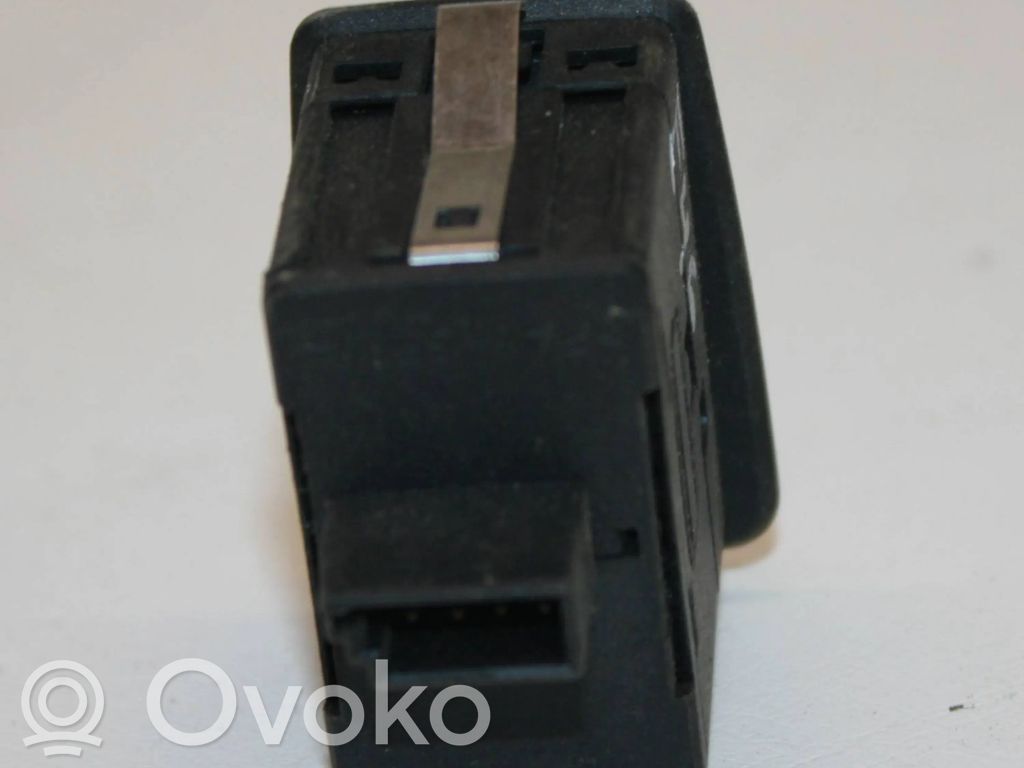 Interruptor del elevalunas eléctrico   6902174