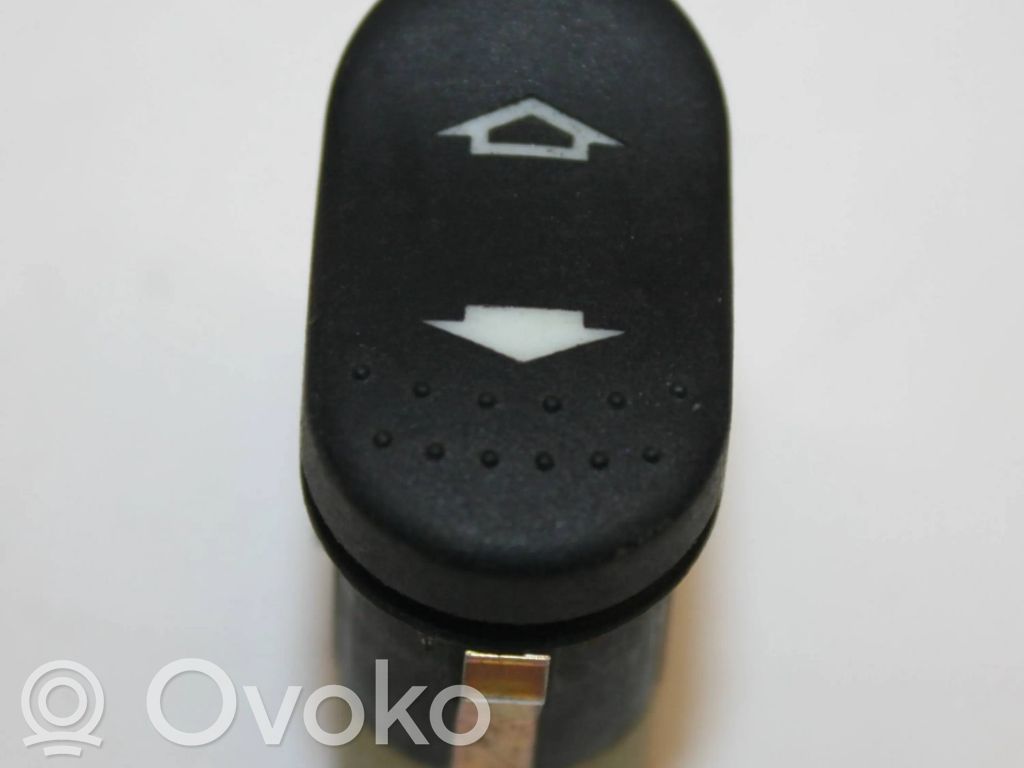 Ford Focus Interruptor del elevalunas eléctrico 