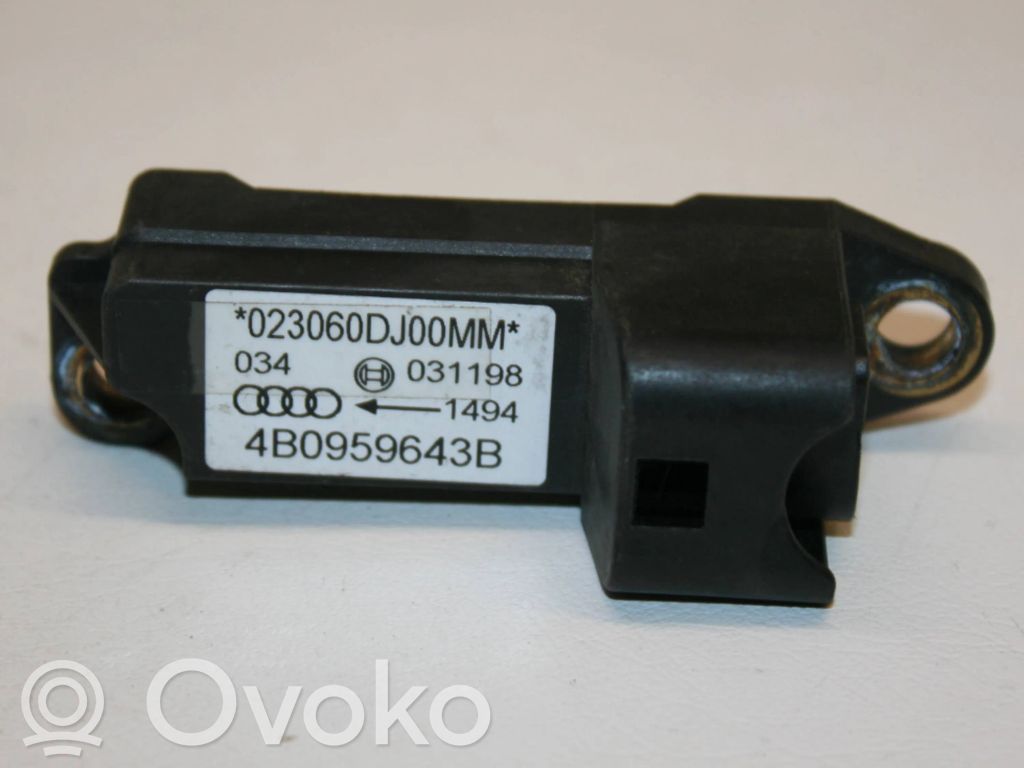 Audi A6 S6 C5 4B Senzor impact/declanșare airbag 