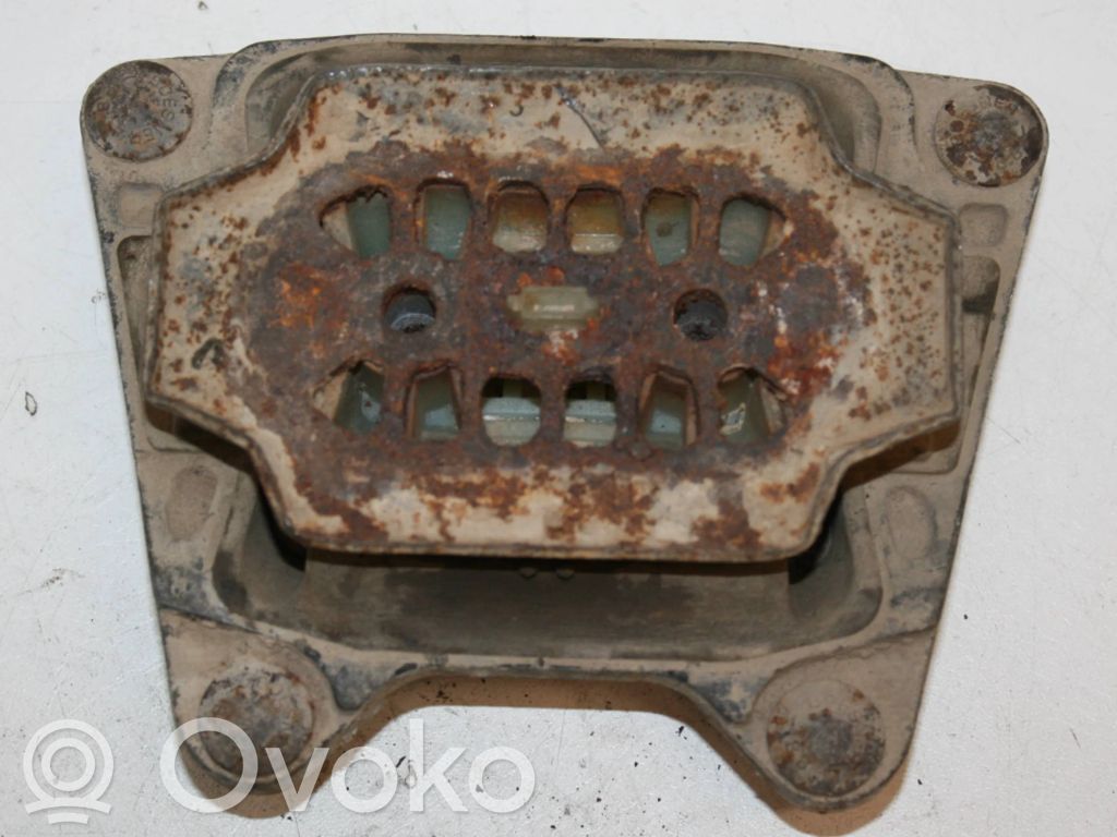Audi A6 S6 C5 4B Soporte de montaje del motor 