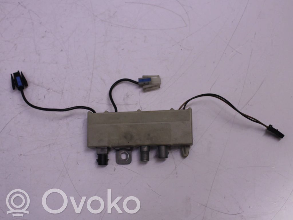 BMW 5 E39 Amplificador de antena aérea 