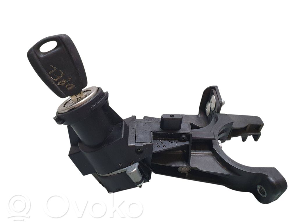 Opel Combo D Cerradura de encendido 