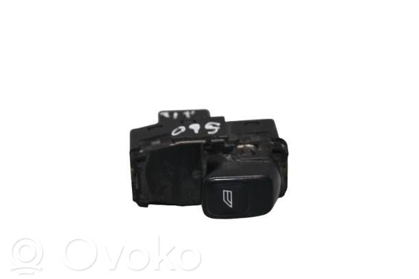 Electric window control switch   8685288,03W352