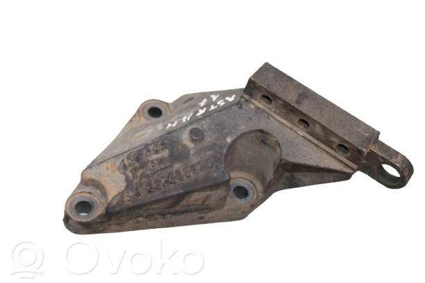 Opel Astra H Engine mounting bracket 