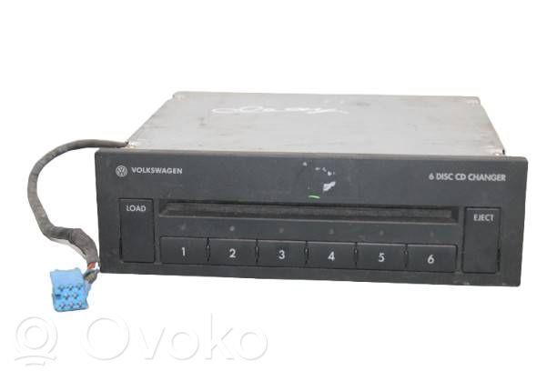 Volkswagen PASSAT B5.5 Zmieniarka płyt CD/DVD 