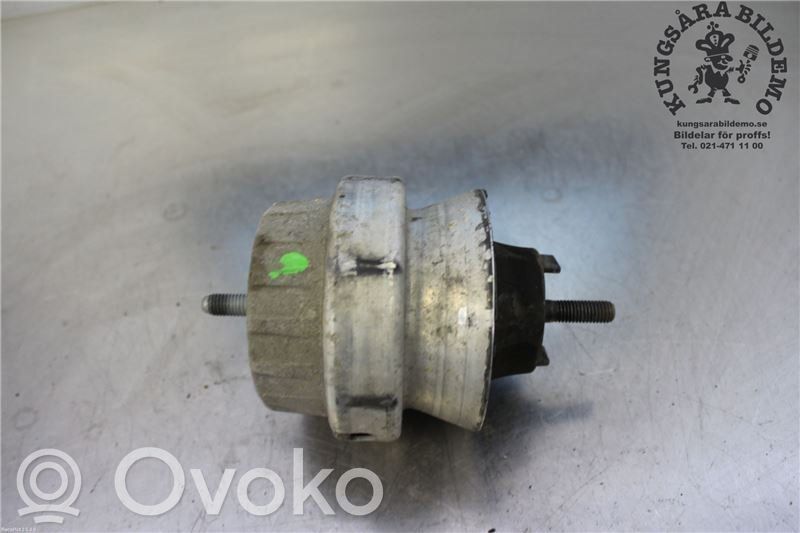 Audi A6 S6 C6 4F Engine mount bracket 