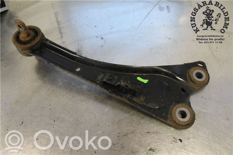 Toyota Avensis T270 Braț control spate 