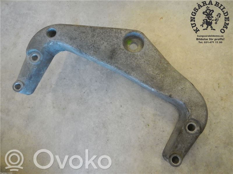 Saab 9-5 Variklio tvirtinimo kronšteinas 