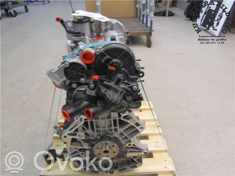 Variklis   04C100098D,CHZB,04C100098DX