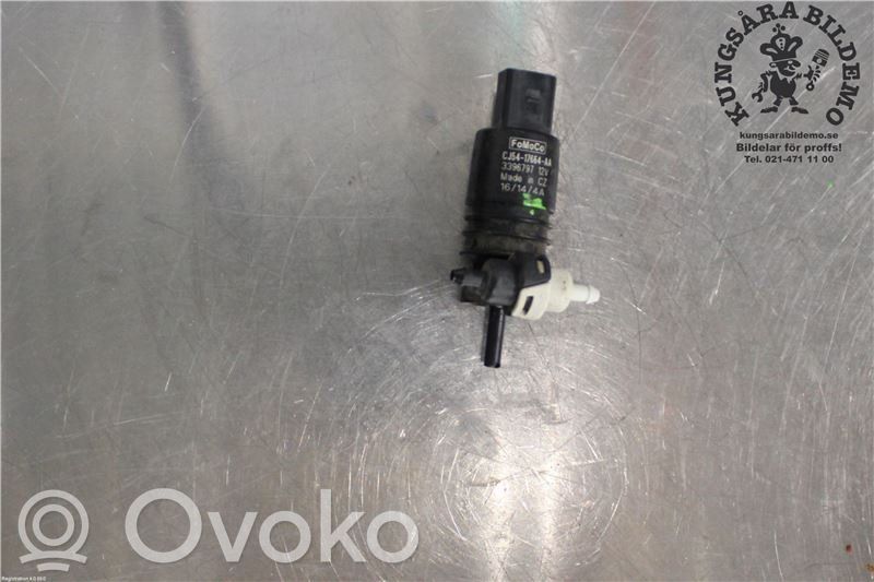 Ford Kuga II Windscreen/windshield washer pump 
