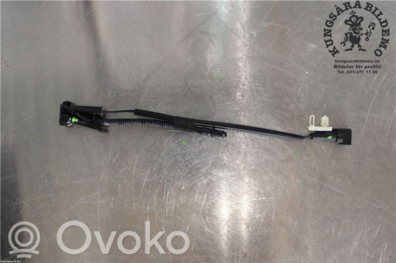 Ford Focus Dysza spryskiwacza szyby przedniej / czołowej 