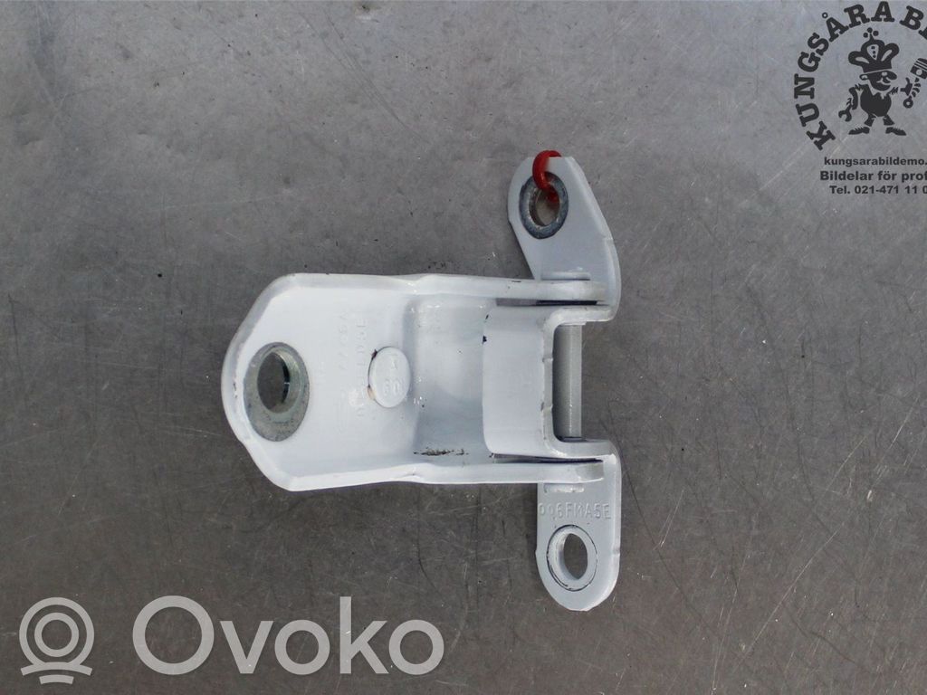 Ford Fiesta Zawias górny drzwi tylnych 