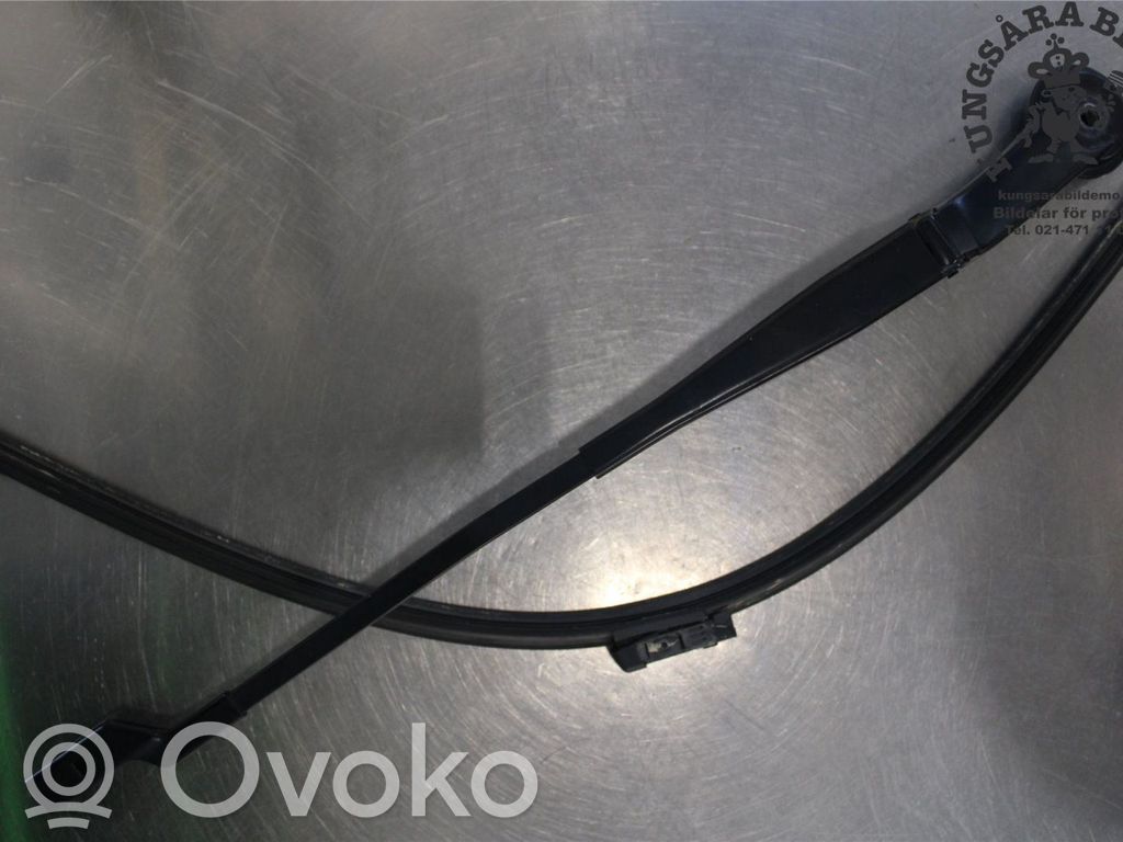 Ford Focus Front wiper blade arm 